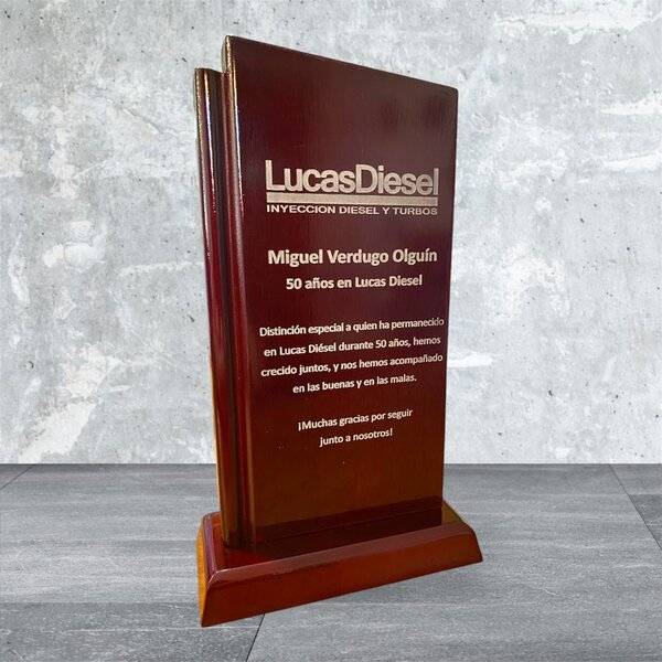 Regalo Corporativo Madera Galvano Simple         loading=